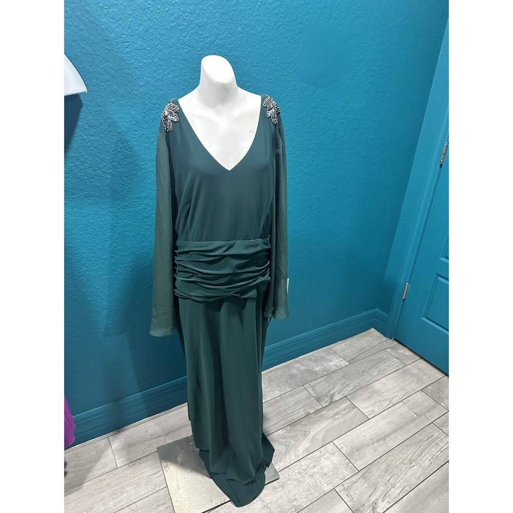 NWT Ignite Evenings Emerald Green Formal Beaded Shoulder Flutter Sleeve Gown 16